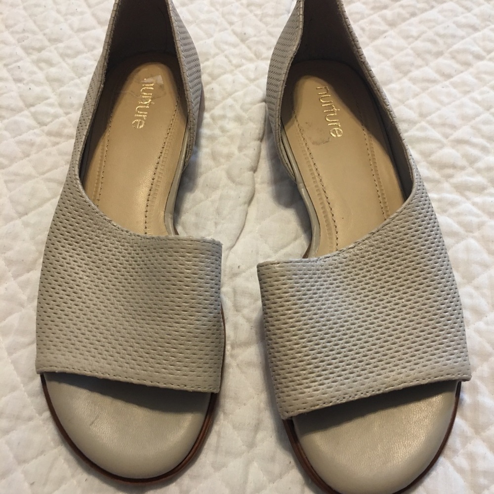 Nuture Sandles, size 6.